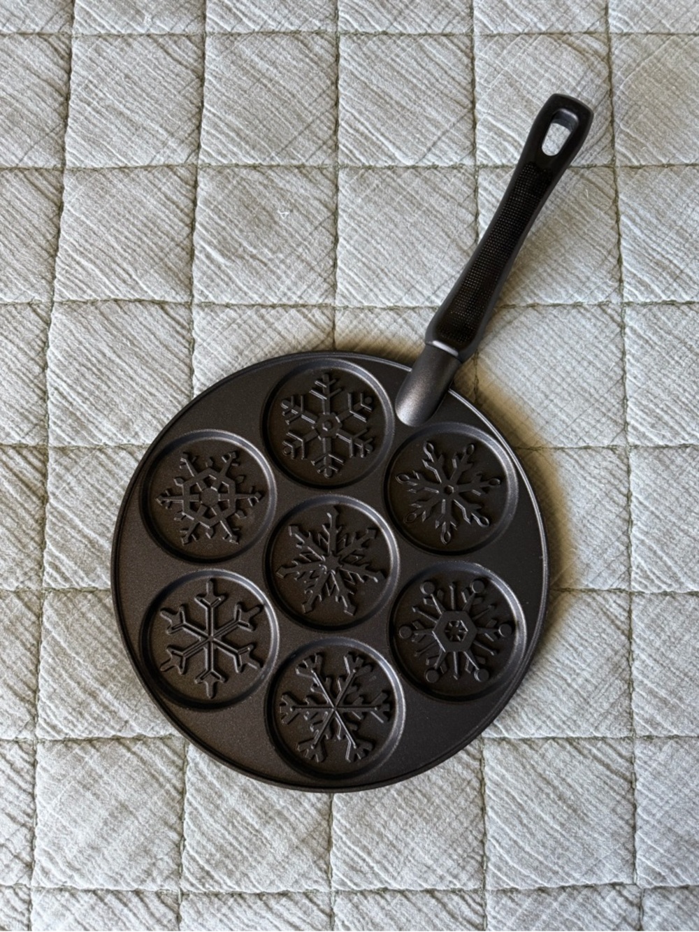 Nordic Ware “Falling Snowflakes” pancake griddle